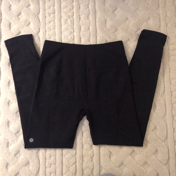 Lululemon Free To Flow 7/8 Tight Navy White Size 8 - Picture 7 of 9